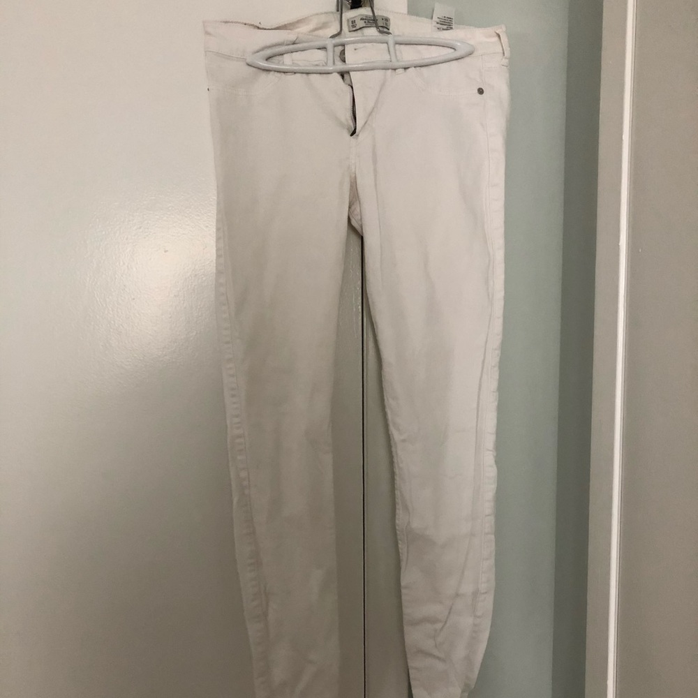 Abercrombie White skinny jeans Sz 29
